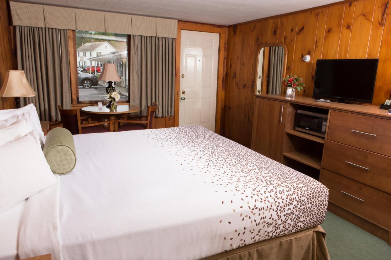 Knotty Pine Motel Беннінґтон Екстер'єр фото